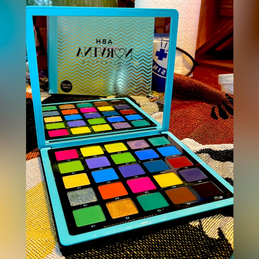 🌈👩‍🎨ABH NORVINA Pro Pigment Palette Vol.2